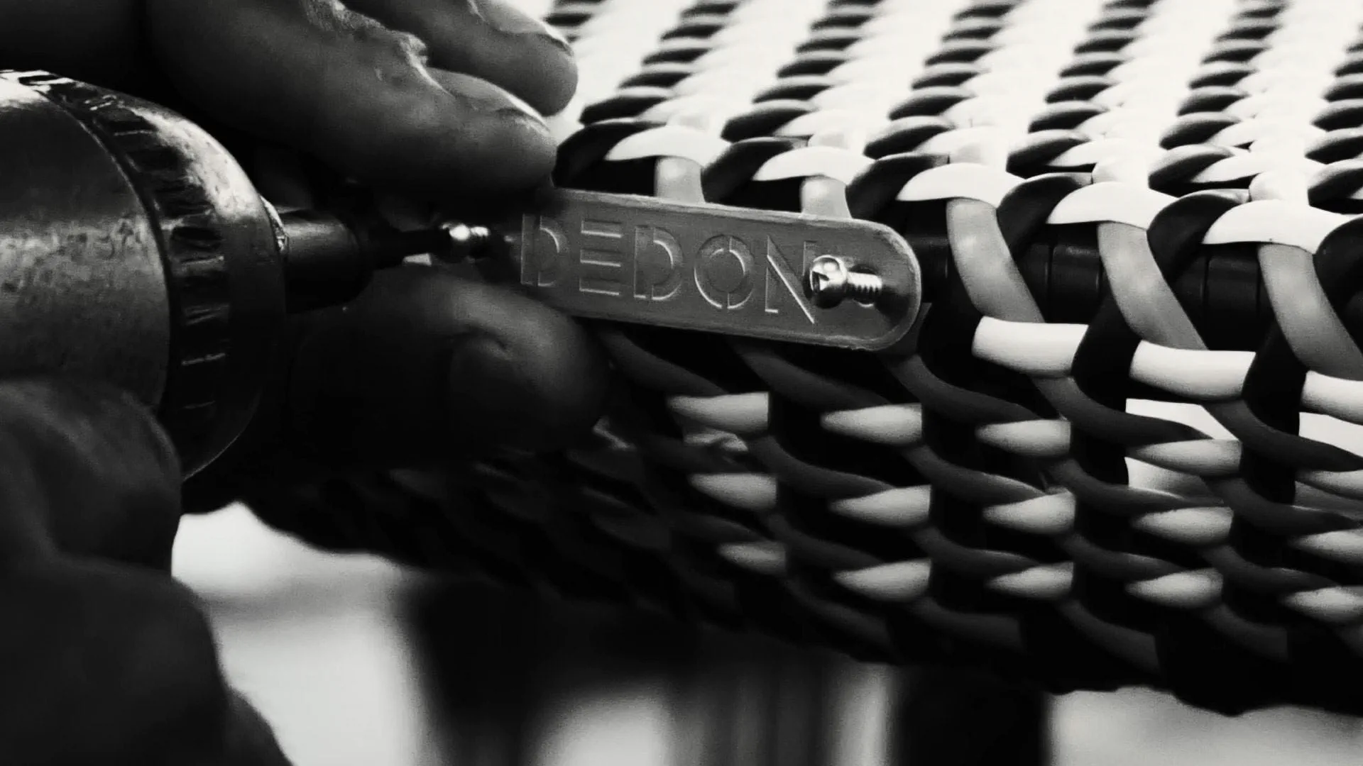 DEDON Craftsmanship Logo plate