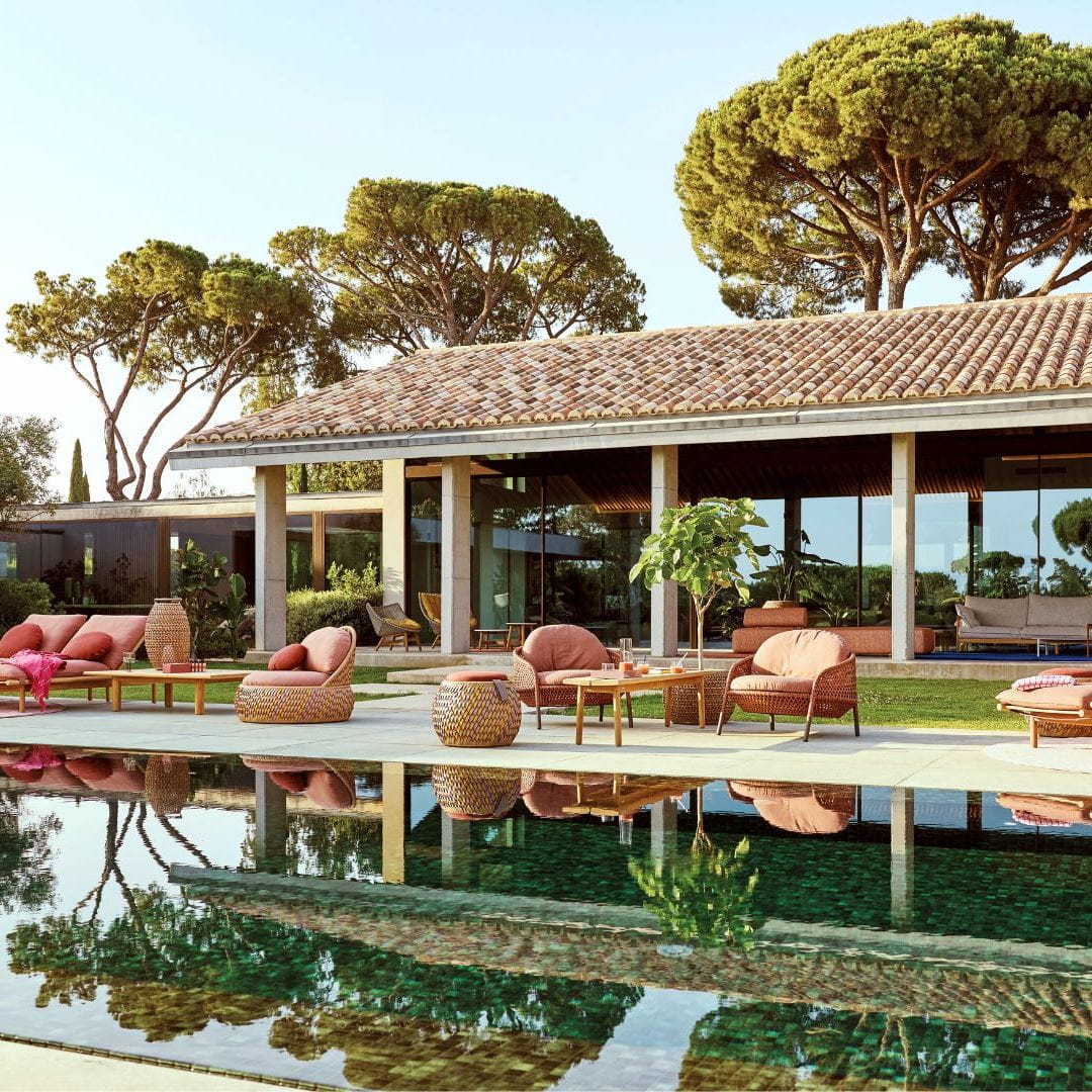 How to Use Bold Color and Form for Resort-Inspired Poolside Design