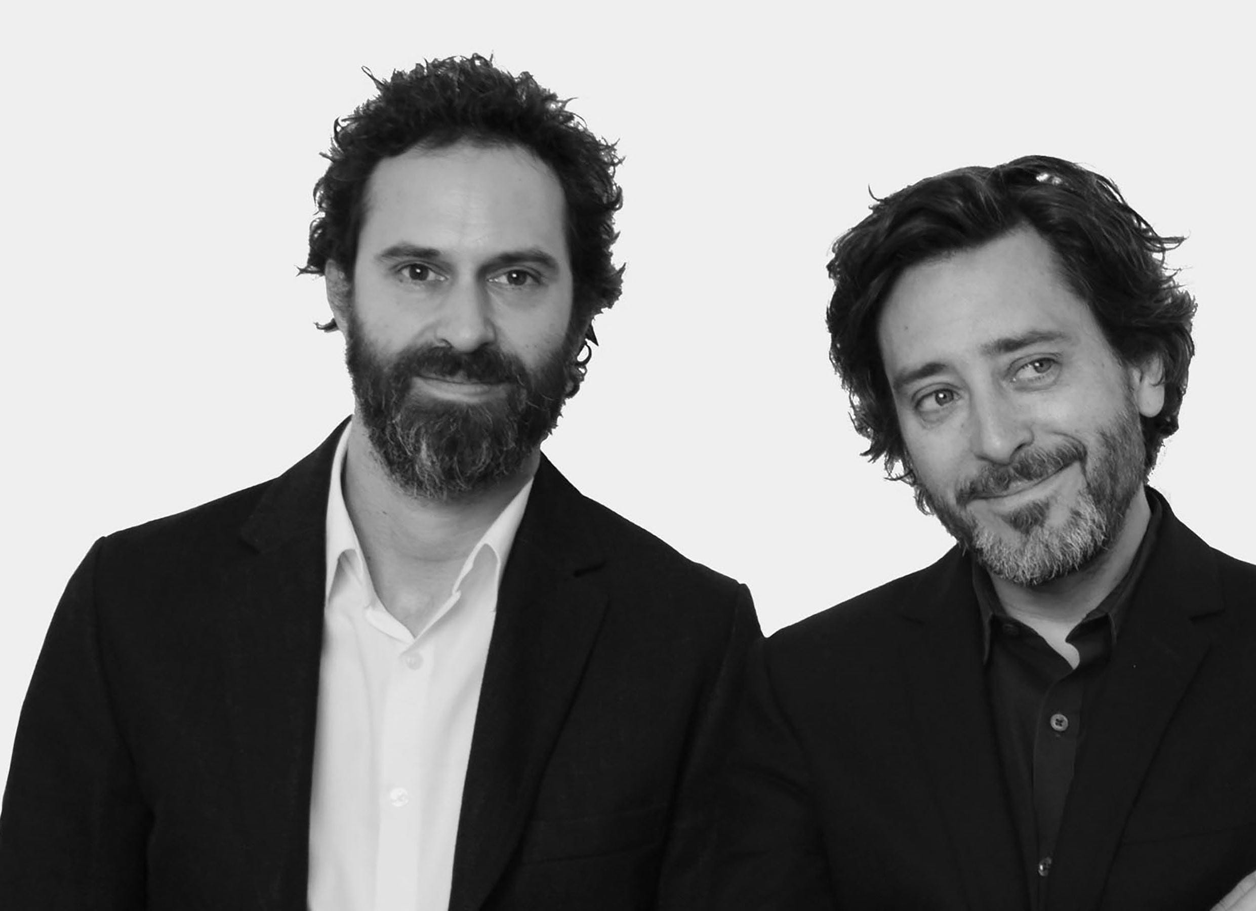 DEDON | Tibbo | Dining table with parasol hole