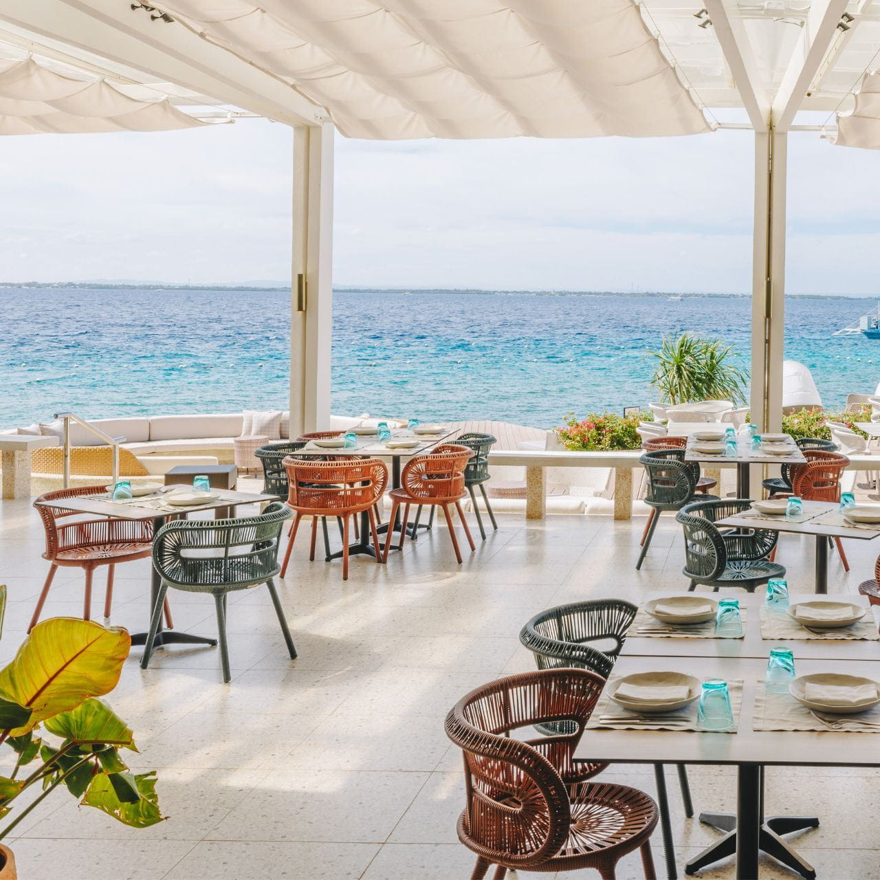 DEDON CIRQL NU Collection