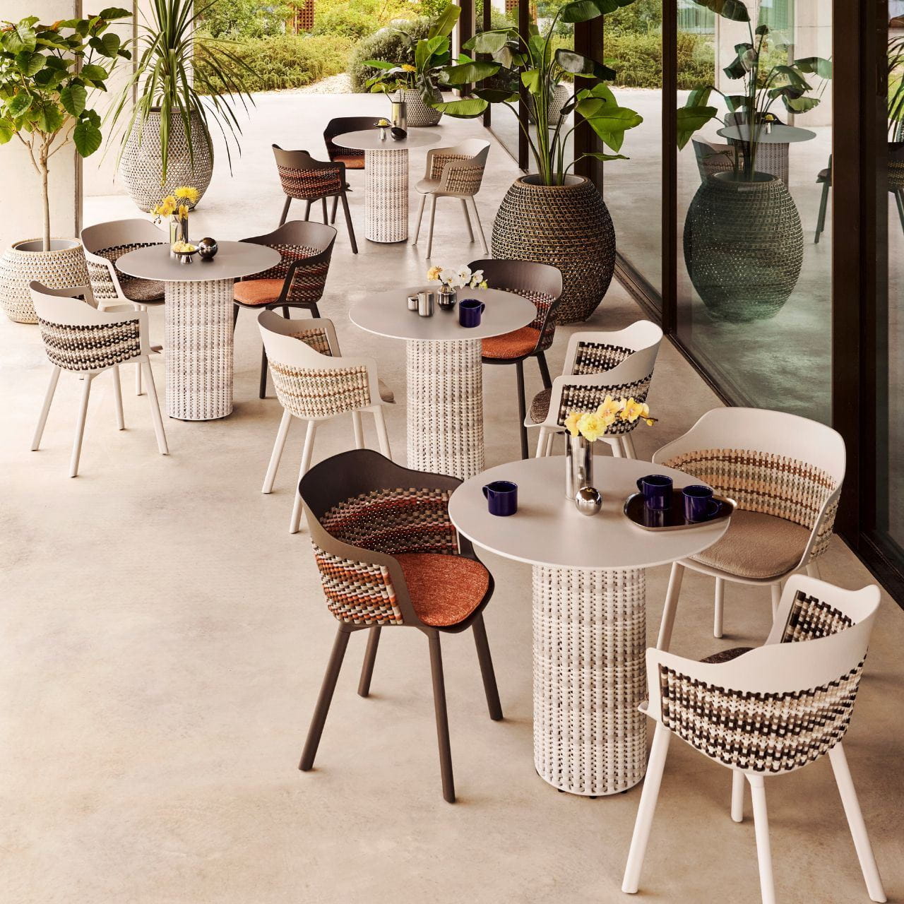 DEDON MYMI Luxury Outdoor Dining Set