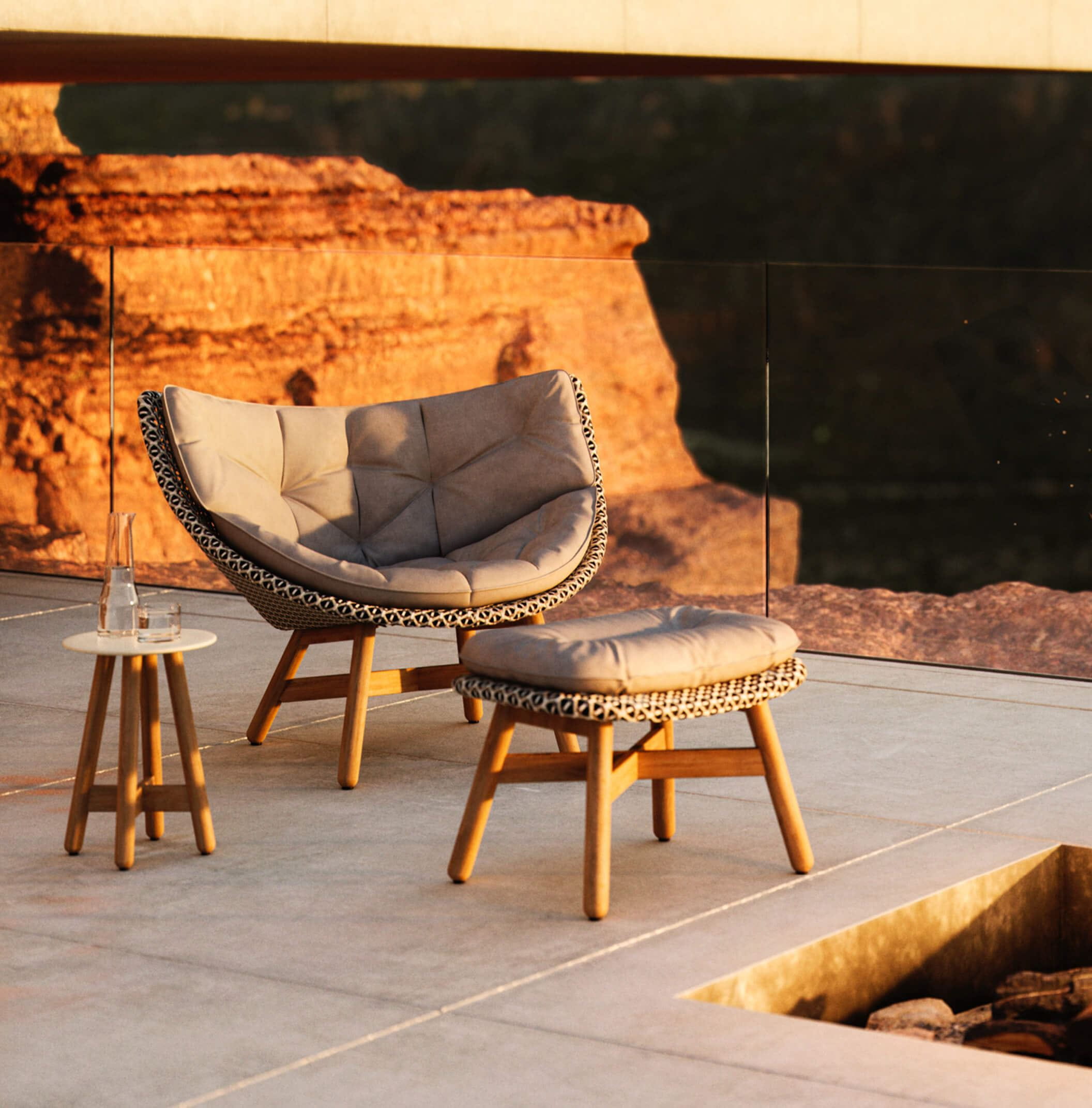 Mbrace lounge chair outlet