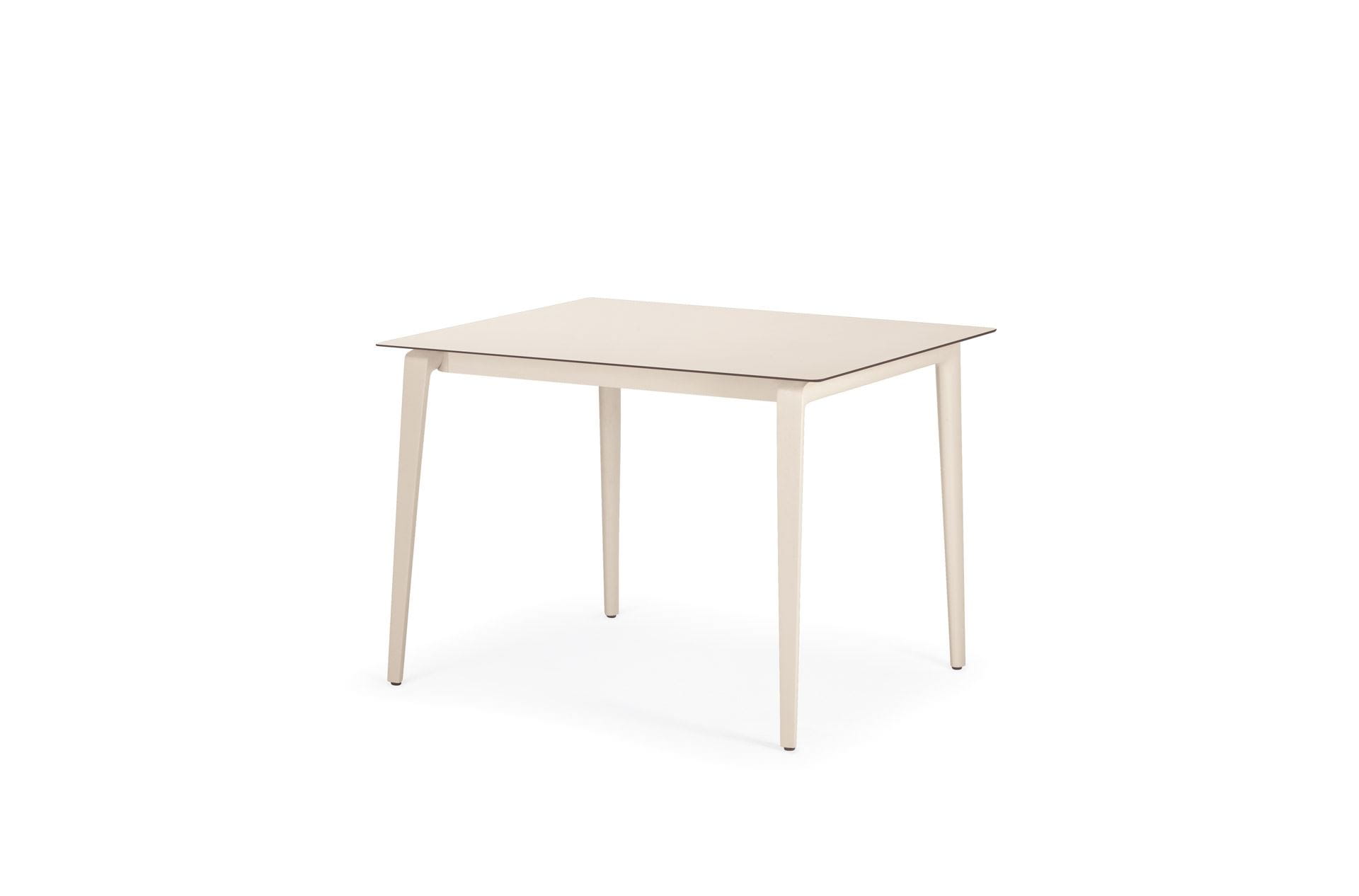 DEDON WA Dining table