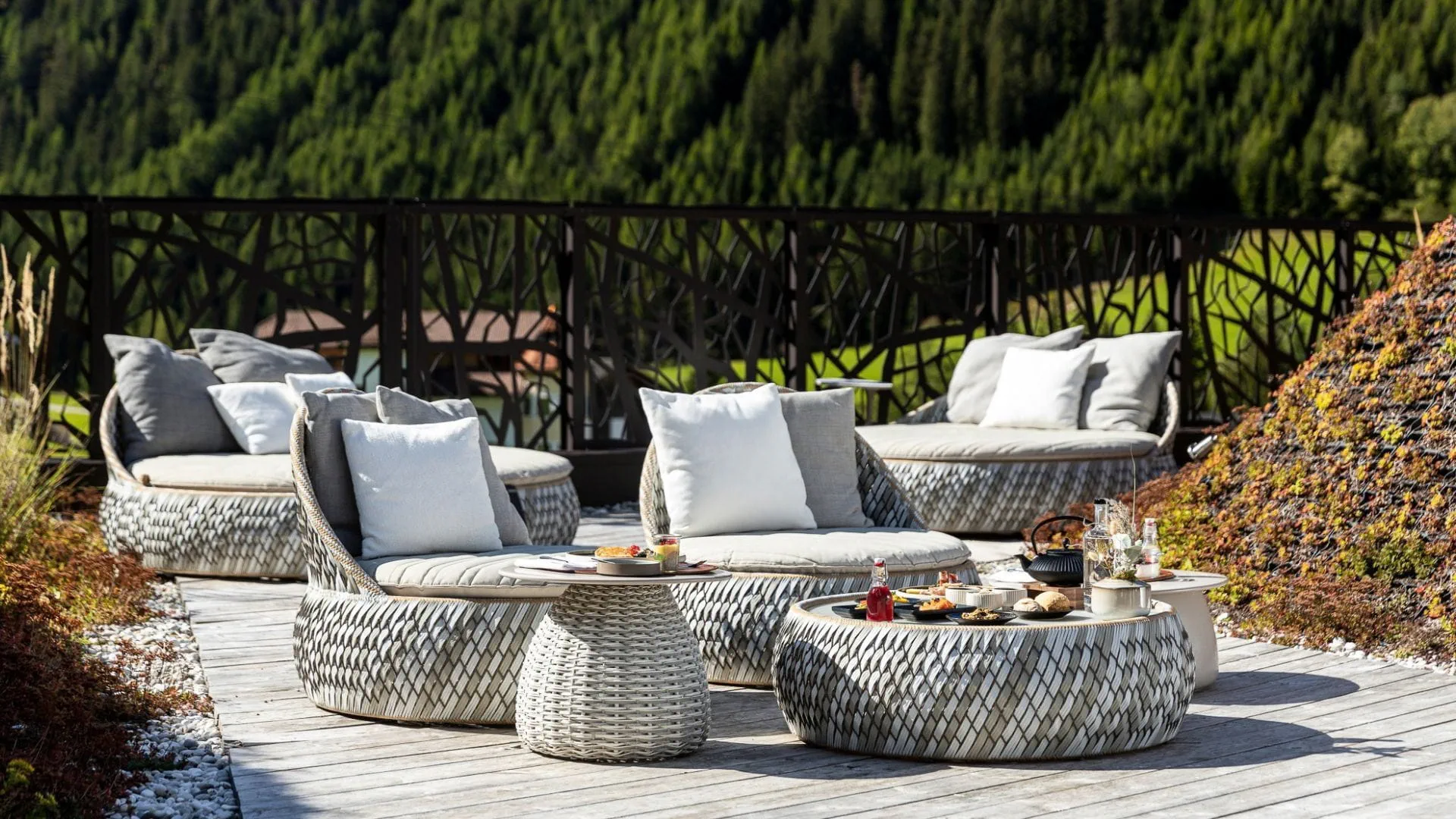 DEDON DALA and PORCINI Collections at SILENA Hotel